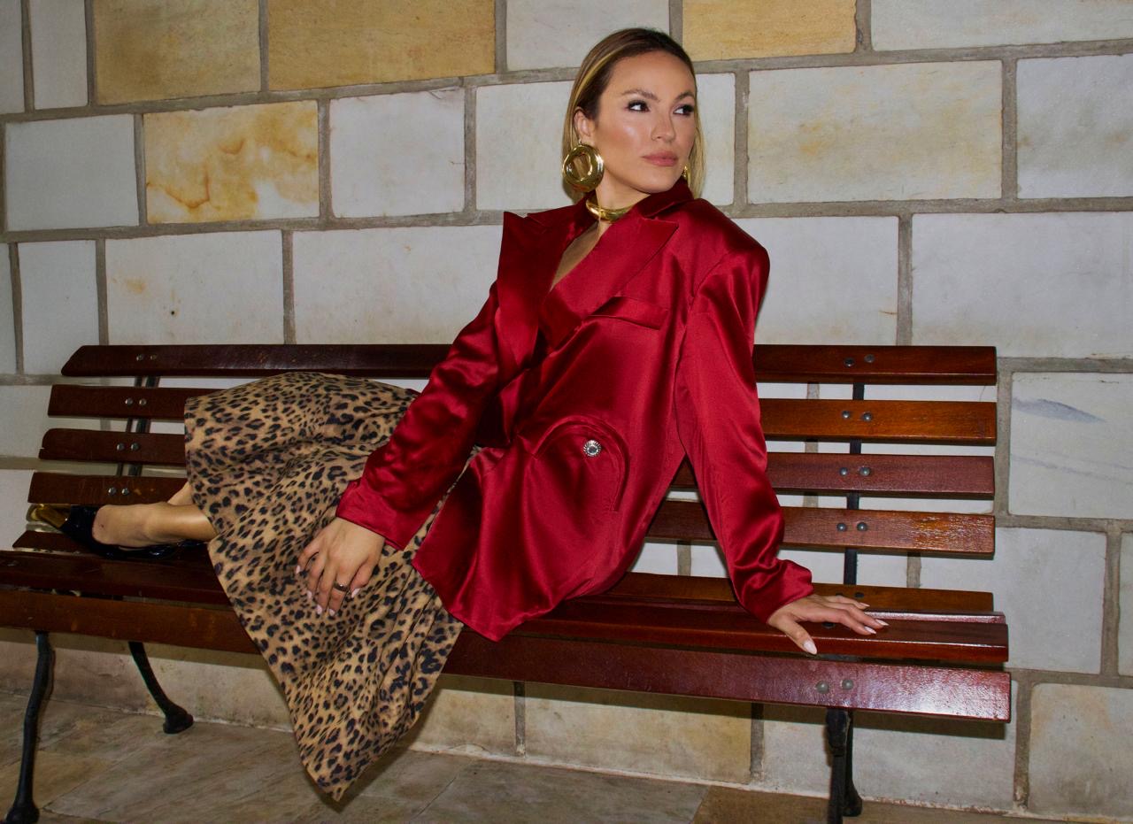 SAIA MIDI AJUSTADA COM ESTAMPA DE LEOPARDO