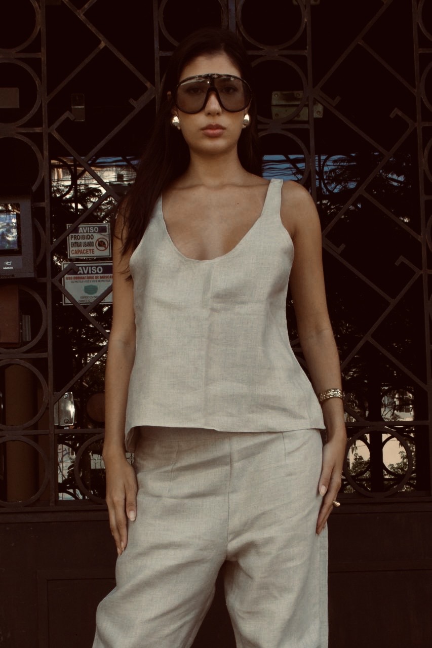 REGATA CAVADA EM LINHO CRU