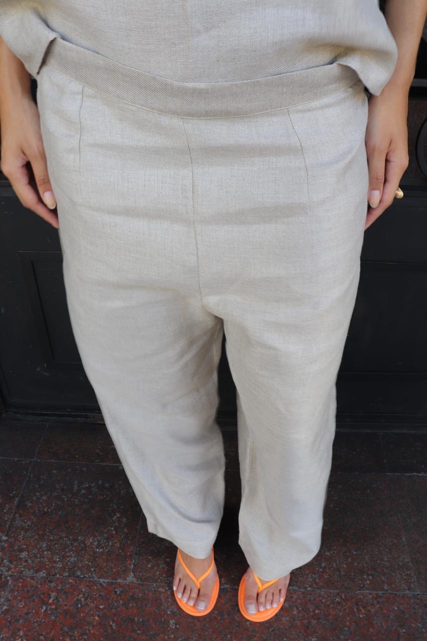 CALÇA MINIMALISTA EM LINHO CRU