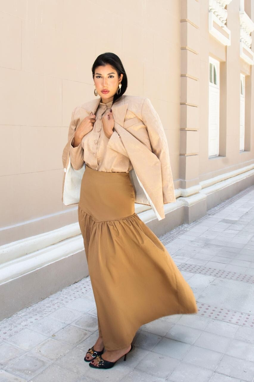 SAIA GODÊ DE CINTURA ALTA COM VOLUME GENEROSO