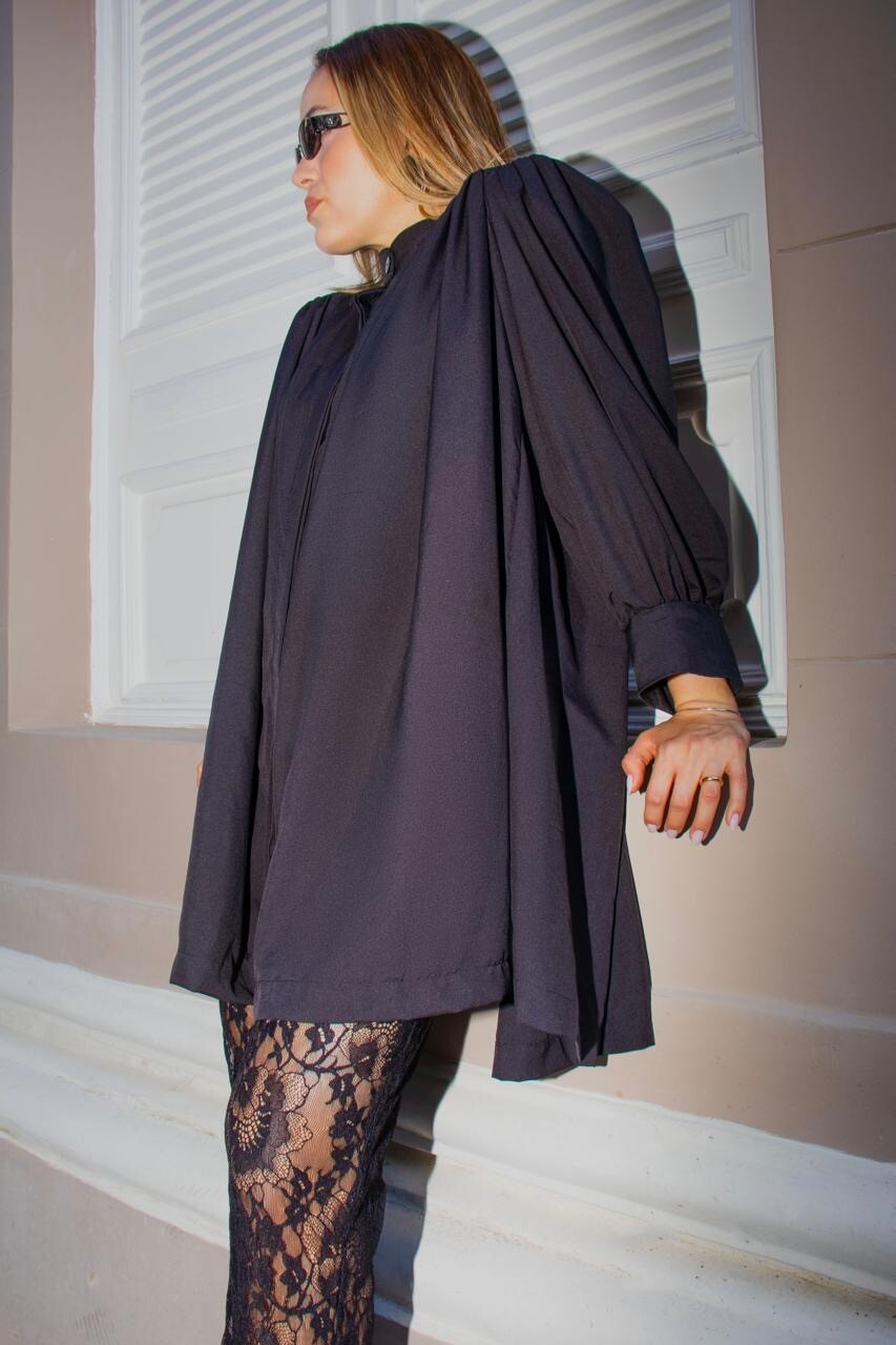 MAXI BATA PRETA COM PREGAS