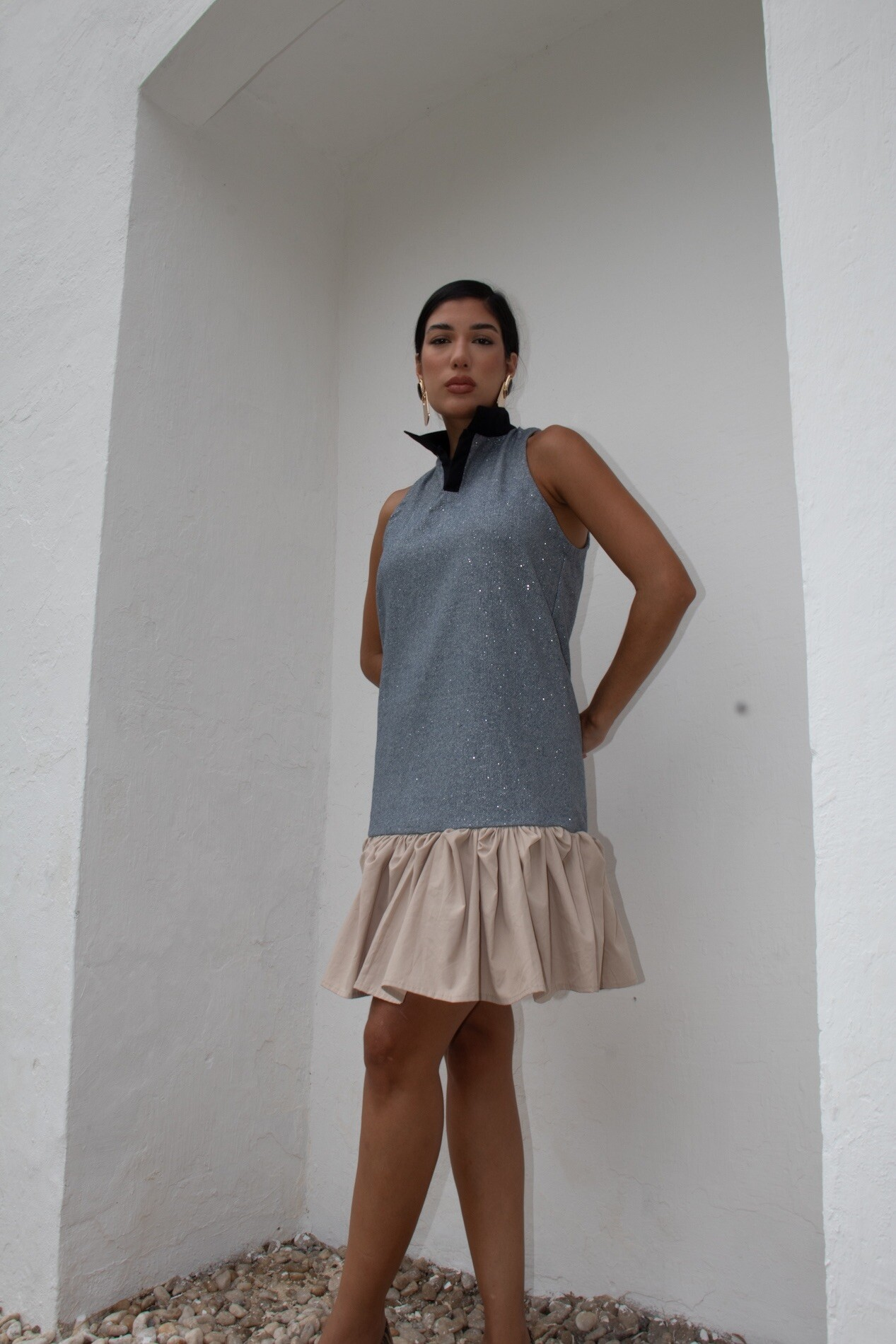 VÊRTICE 1580 VESTIDO BABADO CÚPULA EM DENIN COM BRILHO