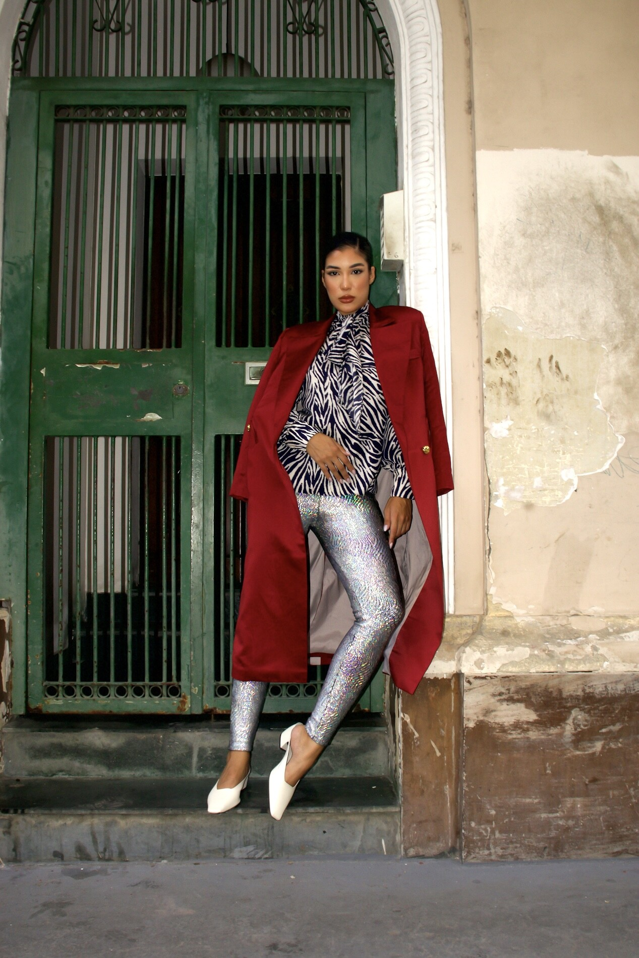 SEGUNDA PELE DE LUZ – CALÇA SKINNY HOLOGRÁFICA SNAKE