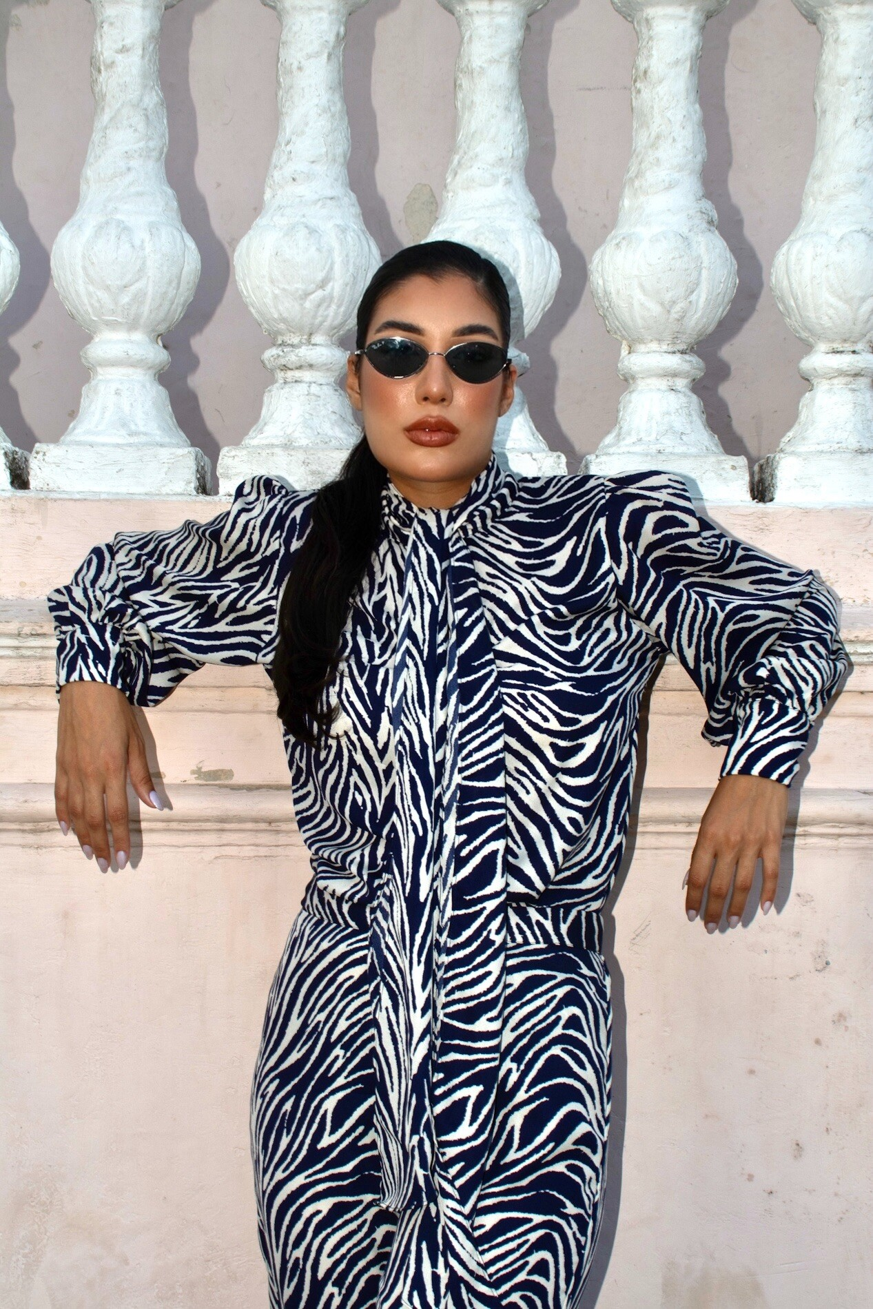 BLUSA ZEBRA MARINHO & OFF COM MANGA BALONE ORNAMENTAL